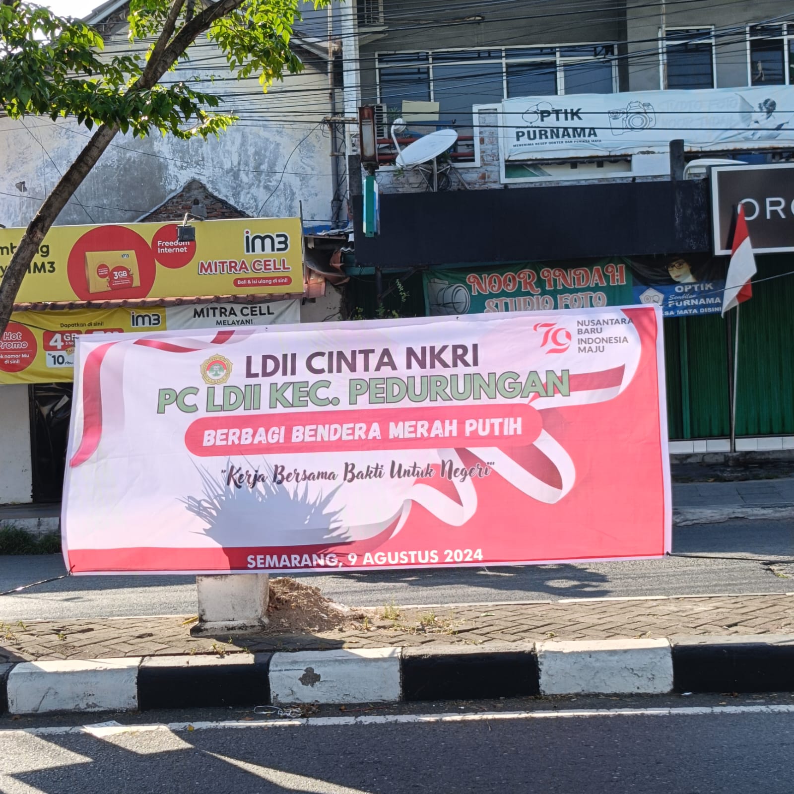Kerja Bersama Bakti untuk Negeri : Berbagi Bendera